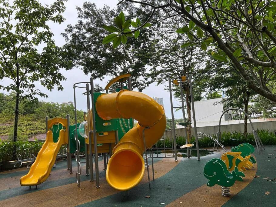 Meridin Medini By Wp Homestay ヌサジャヤ エクステリア 写真