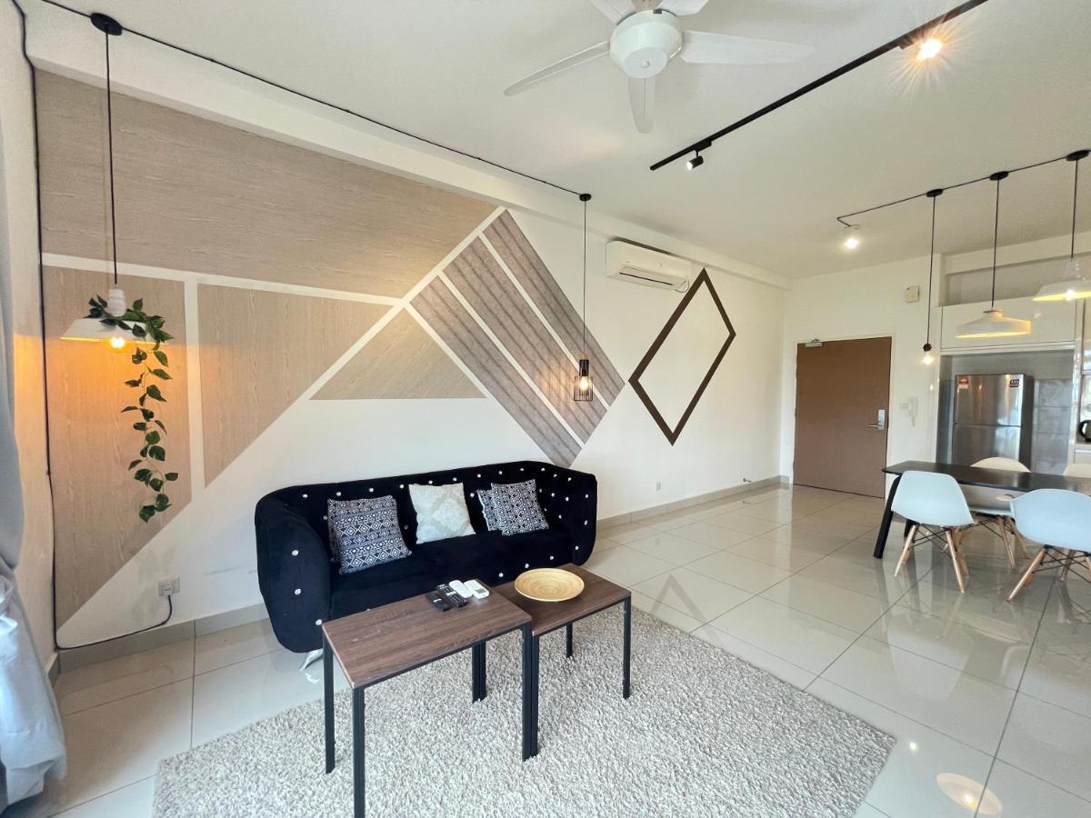 Meridin Medini By Wp Homestay ヌサジャヤ エクステリア 写真