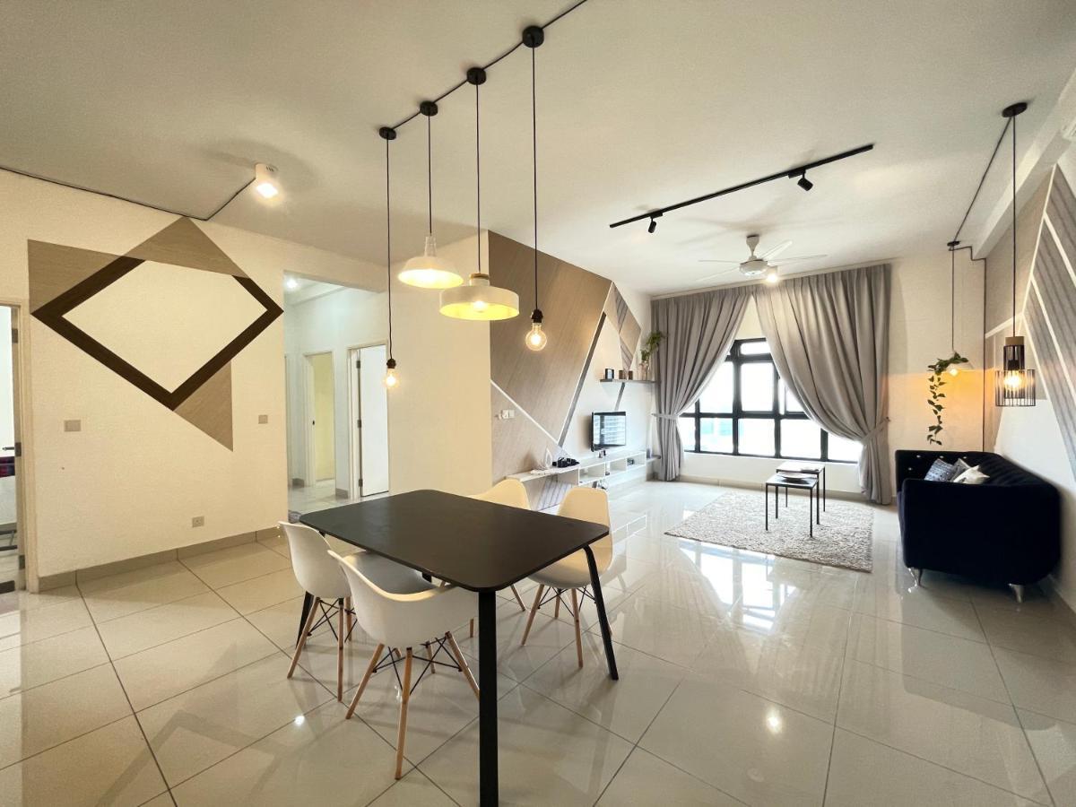 Meridin Medini By Wp Homestay ヌサジャヤ エクステリア 写真
